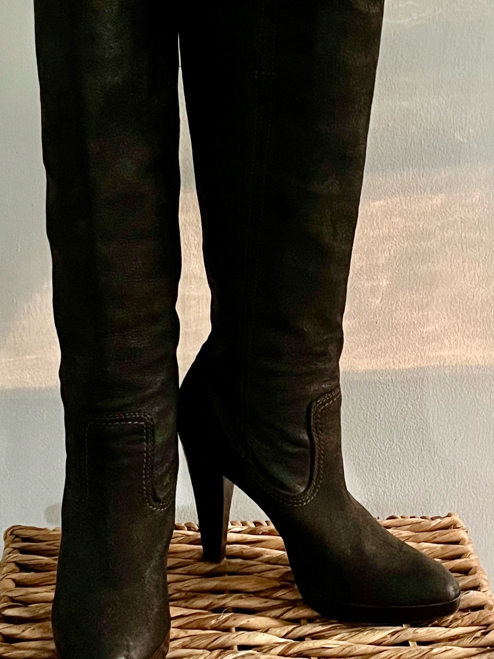 FRYE AND CO. Charcoal Gray Suede Knee-High “Harlow” Campus Boots, women’s 8.5